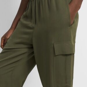 THEORY Silk Cargo Pants Size 0 Green